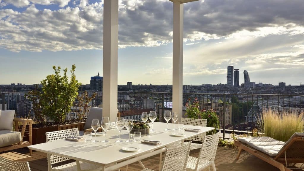 ue-milanoverticale-milano-rooftop-citylifepenthouse-lunch-2100x1402-e209a65d-6c7f-40d4-b501-7aa4033e78f3-1-min_wide